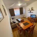Cedar Next To Lift One Bedroom * Μπάνσκο