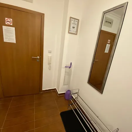 Cedar Next To Lift One Bedroom * Banszko