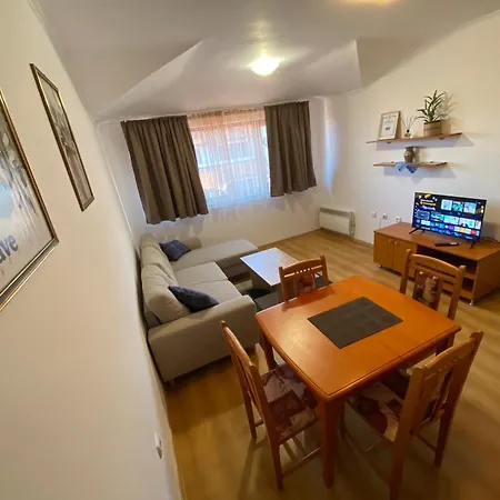 Cedar Next To Lift One Bedroom * Banszko