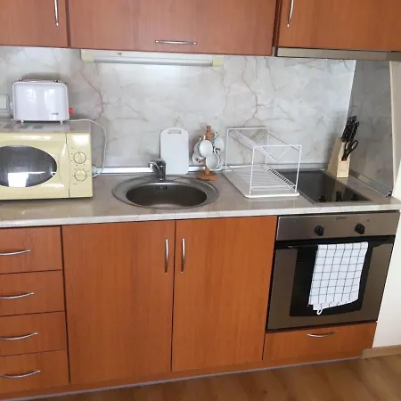 Daire Cedar Next To Lift One Bedroom