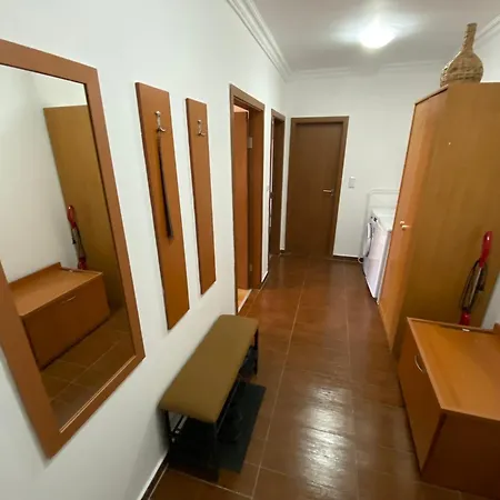 Cedar Next To Lift One Bedroom Apartamento *