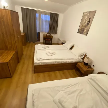 Cedar Next To Lift One Bedroom *