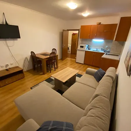 Cedar Next To Lift One Bedroom 公寓