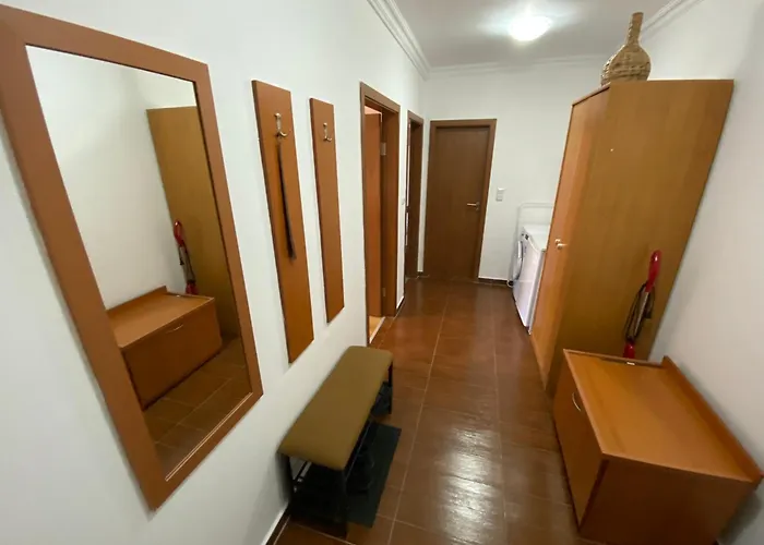 Cedar Next To Lift One Bedroom Daire *